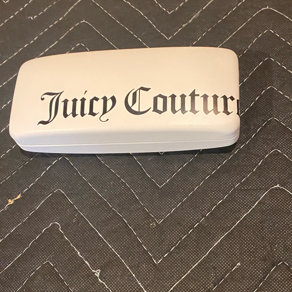JUICY COUTURE glasses case holder, nice shape!